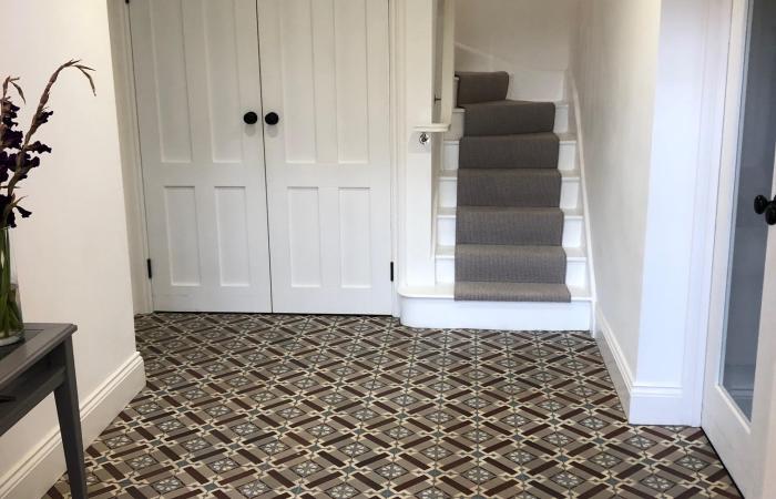 A classical French 1930's ceramic in a Kent, UK hallway