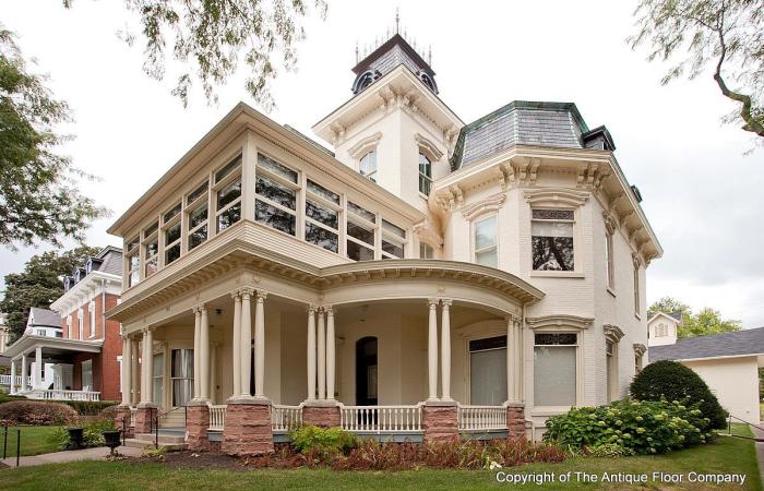 Classical French damiers in a period Iowa home