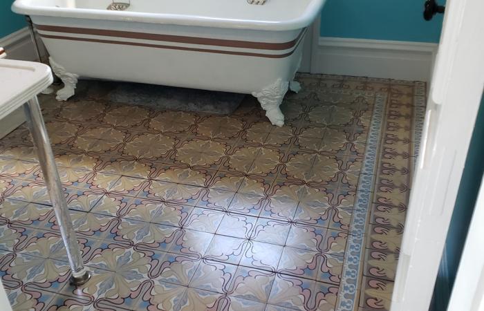 No detail spared in this period bathroom restoration - Illinois, USA