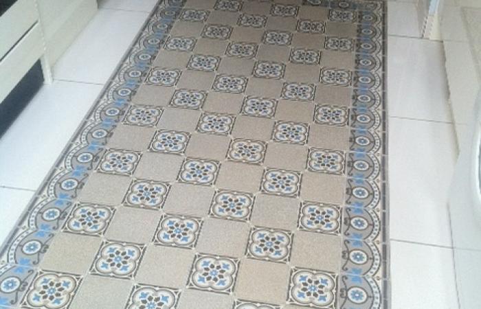 A centralised antique ceramic in this North London kitchen