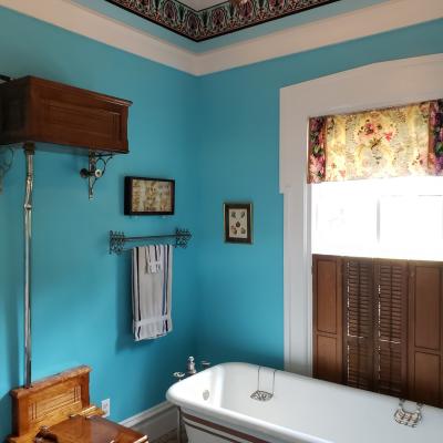 No detail spared in this period bathroom restoration - Illinois, USA