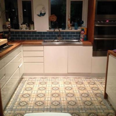 A 15m2 antique Hemiksem floor in a Surrey home