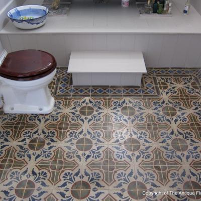 Two carreaux de ciments floors and a ceramic in this Kent house 