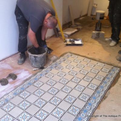 A centralised antique ceramic in this North London kitchen