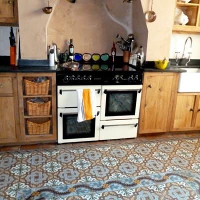 Country charm in this Irish Cottage Kitchen