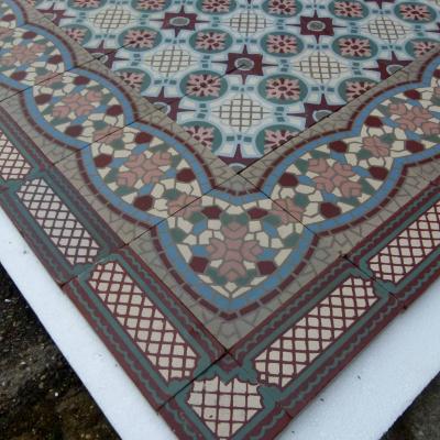 Antique Belgian floor with original borders – c.5m2 / 55 sq. ft