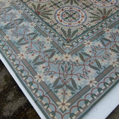 10m2 / 107 sq. ft antique floral themed Societe Amay ceramic