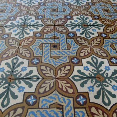 12.25m2 antique St Ghislaine ceramic floor with border options