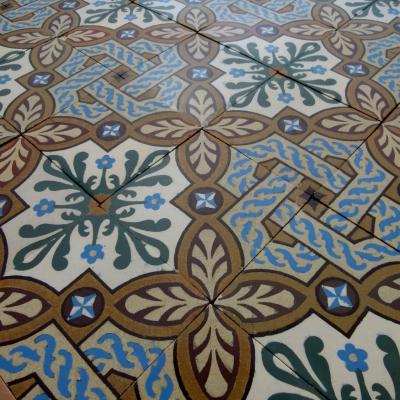 12.25m2 antique St Ghislaine ceramic floor with border options