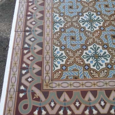 12.25m2 antique St Ghislaine ceramic floor with border options