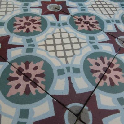 Antique Belgian floor with original borders – c.5m2 / 55 sq. ft