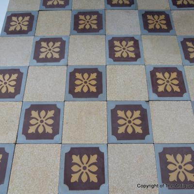 10m2 / 108 sq.ft. of French damier carreaux de ciments