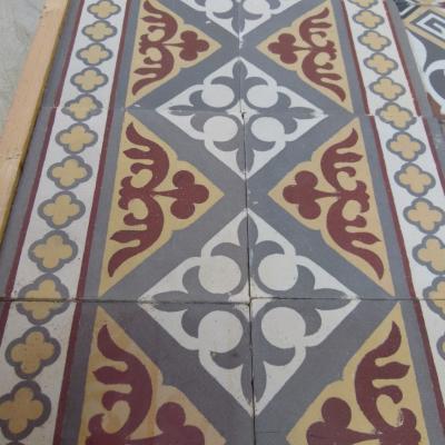 +/- 9m2 antique French ceramic floor c.1915-1920