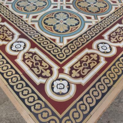 Stunning 11m2 to 13m2 antique French Sand & Cie ceramic