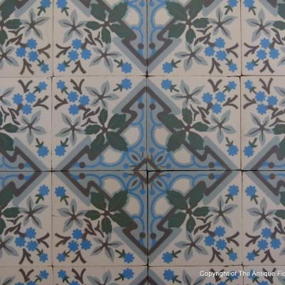 Large +/- 22.75m2 antique ceramic floor with same size border tiles