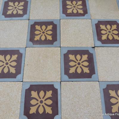 10m2 / 108 sq.ft. of French damier carreaux de ciments