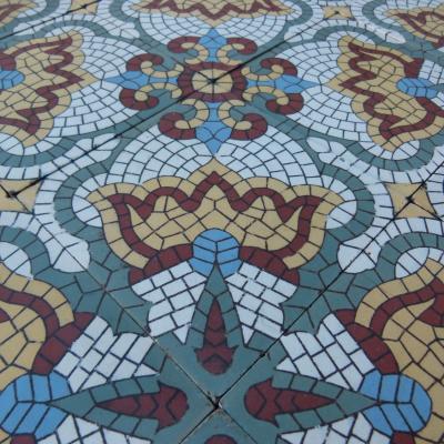 A large 25.75m2 antique Rebaix floor with triple borders c.1920-1930