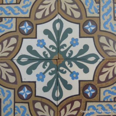 12.25m2 antique St Ghislaine ceramic floor with border options