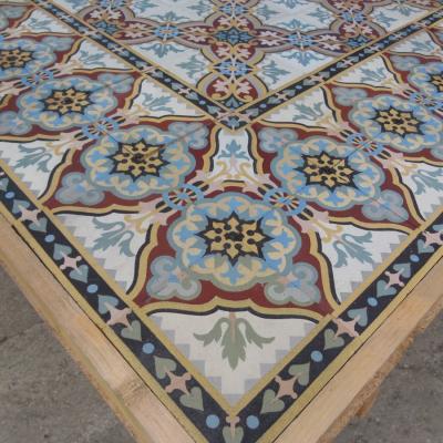 A large, 19m2 / 205 sq ft Montplaisir ceramic with back to back borders