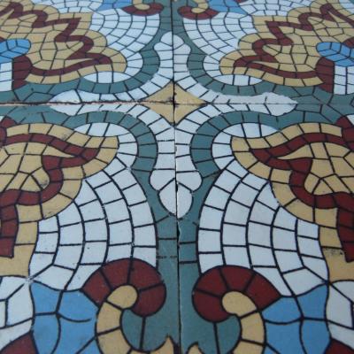 A large 25.75m2 antique Rebaix floor with triple borders c.1920-1930