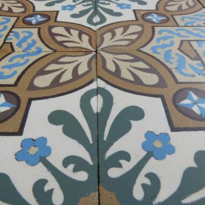 12.25m2 antique St Ghislaine ceramic floor with border options