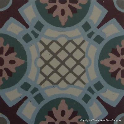 Antique Belgian floor with original borders – c.5m2 / 55 sq. ft