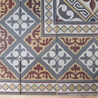 +/- 9m2 antique French ceramic floor c.1915-1920