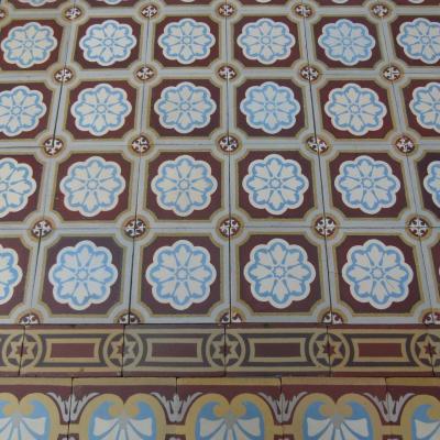 A 10m2 antique Belgium ceramic with twin borders