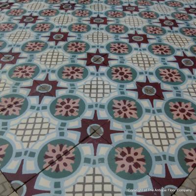 Antique Belgian floor with original borders – c.5m2 / 55 sq. ft