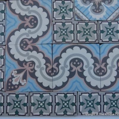 10m2 art nouveau floor with a flowing triple border