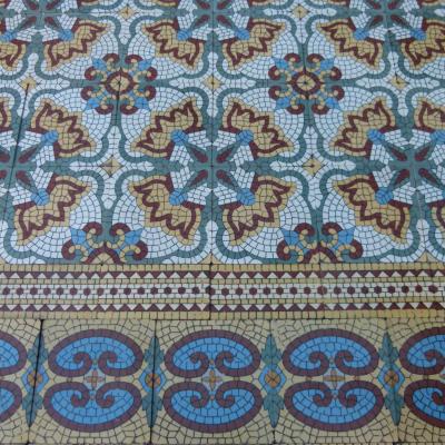 A large 25.75m2 antique Rebaix floor with triple borders c.1920-1930