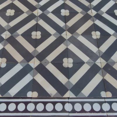 4.7m2 classical Sand & Cie French ceramic floor c.1900