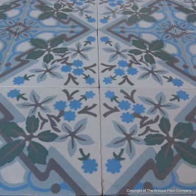 A 12.25m2 antique ceramic floor in a cool palette – early 20th century