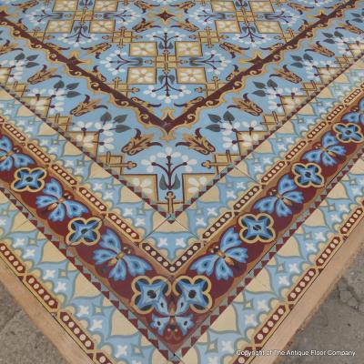 A small French ceramic floor with four borders - 6m2+ / 65 sq ft.