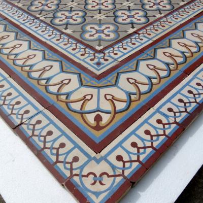 A large Chimay ceramic with triple borders - c.33.25m2 / 360 sq ft.