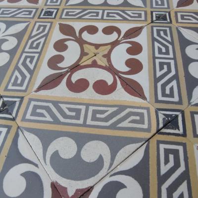 +/- 9m2 antique French ceramic floor c.1915-1920