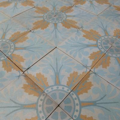 c.5.75m2 / 62 sq ft. French Douzies Maubeuge ceramic