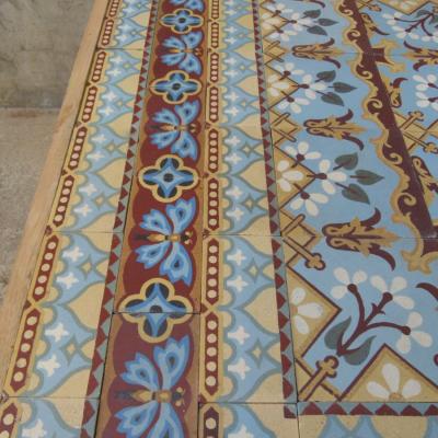 A small French ceramic floor with four borders - 6m2+ / 65 sq ft.