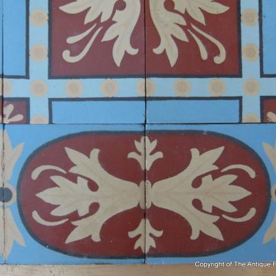 Crisp colours on an antique Douvrin floor c.16m2 / 173 sq ft.