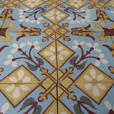 A small French ceramic floor with four borders - 6m2+ / 65 sq ft.