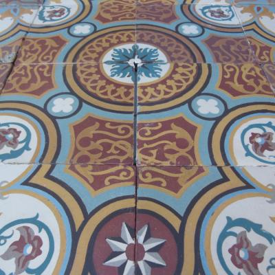 16.75m2 - Early 20th century Perrusson floor with a rich patina