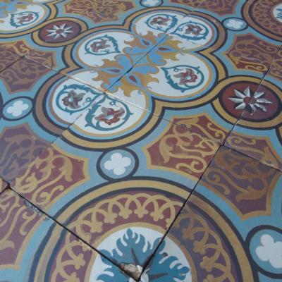 16.75m2 - Early 20th century Perrusson floor with a rich patina