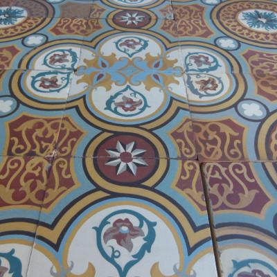 16.75m2 - Early 20th century Perrusson floor with a rich patina