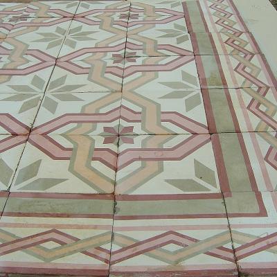 11m2 antique French carreaux de ciments floor tiles with original borders