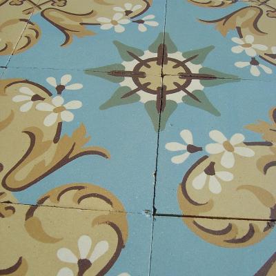 Single border antique French floor – 5.2m2 / 55 sq ft