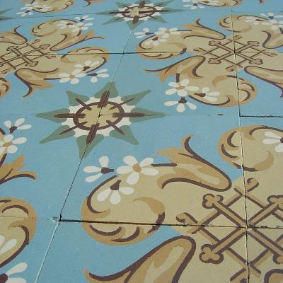 Single border antique French floor – 5.2m2 / 55 sq ft