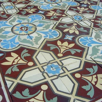 Large, 27m2+ antique Belgian floor of twin motifs c.1890