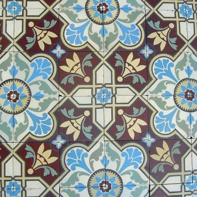 Large, 27m2+ antique Belgian floor of twin motifs c.1890