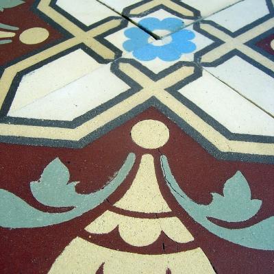 Large, 27m2+ antique Belgian floor of twin motifs c.1890