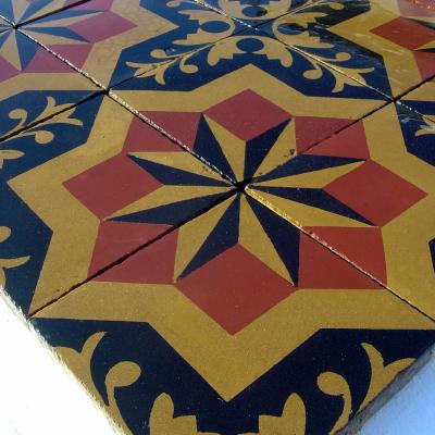 Rare find – Large 25cm sq / 10 inch sq antique carreaux de ciments Paves – Aristocratic motifs in warm tones.